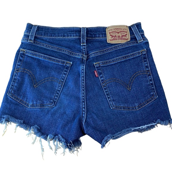 Levi’s Hi Rise Shorts - Picture 2 of 6